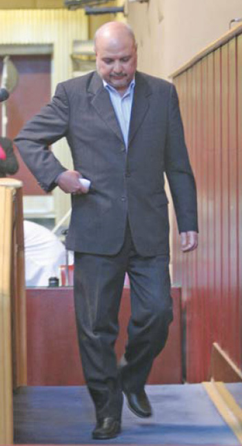 ミールカーゼミー商業相