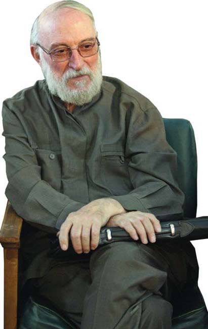 〔写真は2月28日付エッテマーデ・メッリー紙15面からの転載〕