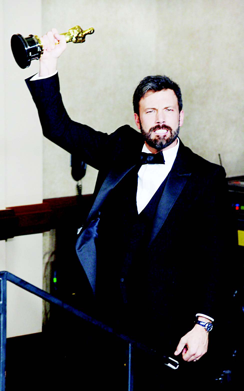 2月26日付ヴァタネ・エムルーズ紙1面から転載