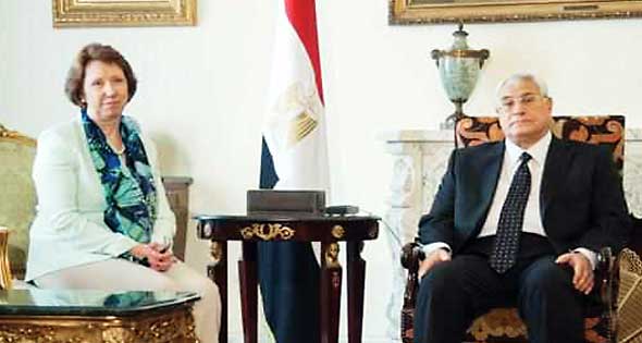 アシュトン氏と会談するマンスール大統領