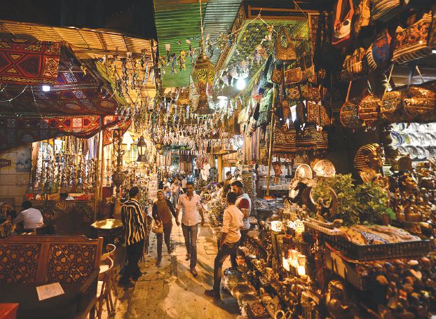 オールド・カイロのムイッズ・リディーヌッラー通り（AP）