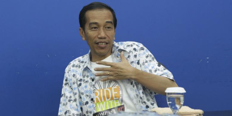 「ジョコウィ」ことジョコ・ウィドド・ジャカルタ首都特別州知事は2014年2月28日、中央ジャカルタ市パルメラ地区のコンパスドットコム編集部のオフィスで、記者や自転車運動家と議論に花を咲かせた