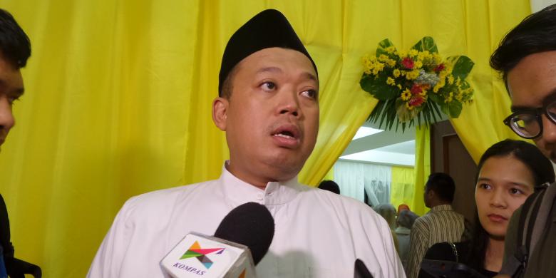 2016年6月20日、ジャワとスマトラ地域のゴルカル党首都知事選挙対策委員ヌスロン・ワヒド氏、ゴルカル党本部にて