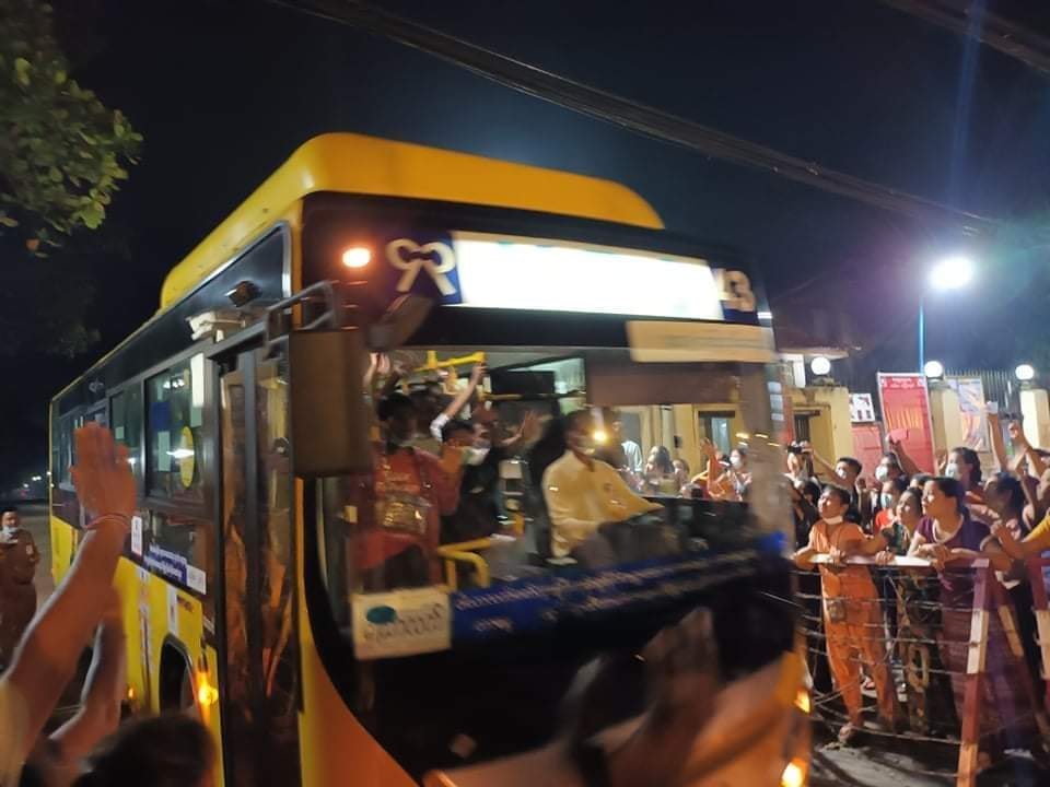 写真-10月18日　インセイン刑務所前の光景