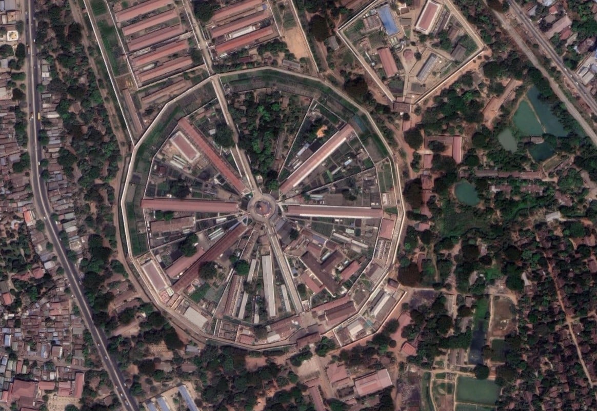 インセイン刑務所（Google）