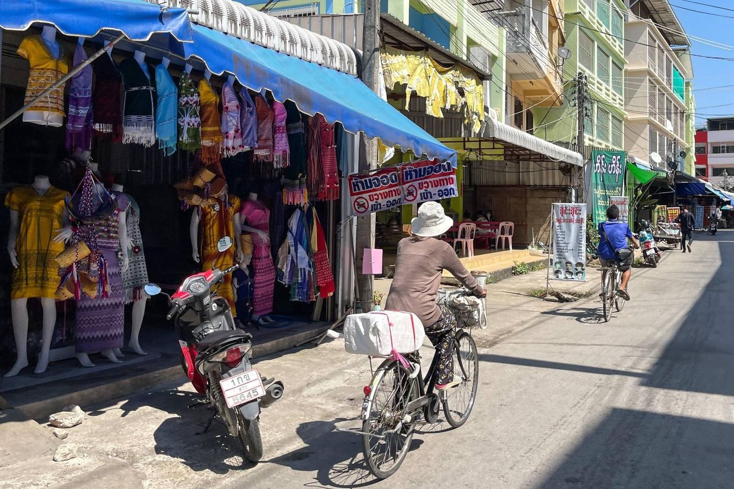 写真-タイ・メーサウ町で撮影